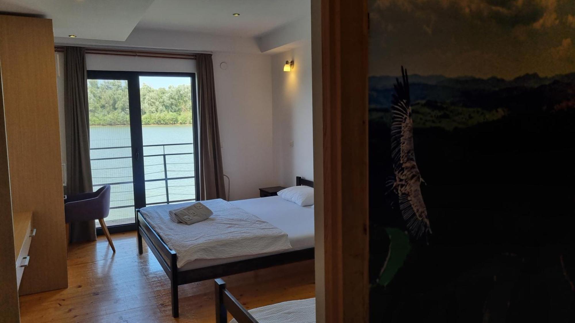 B&B Botel Charlie Beograd Eksteriør bilde