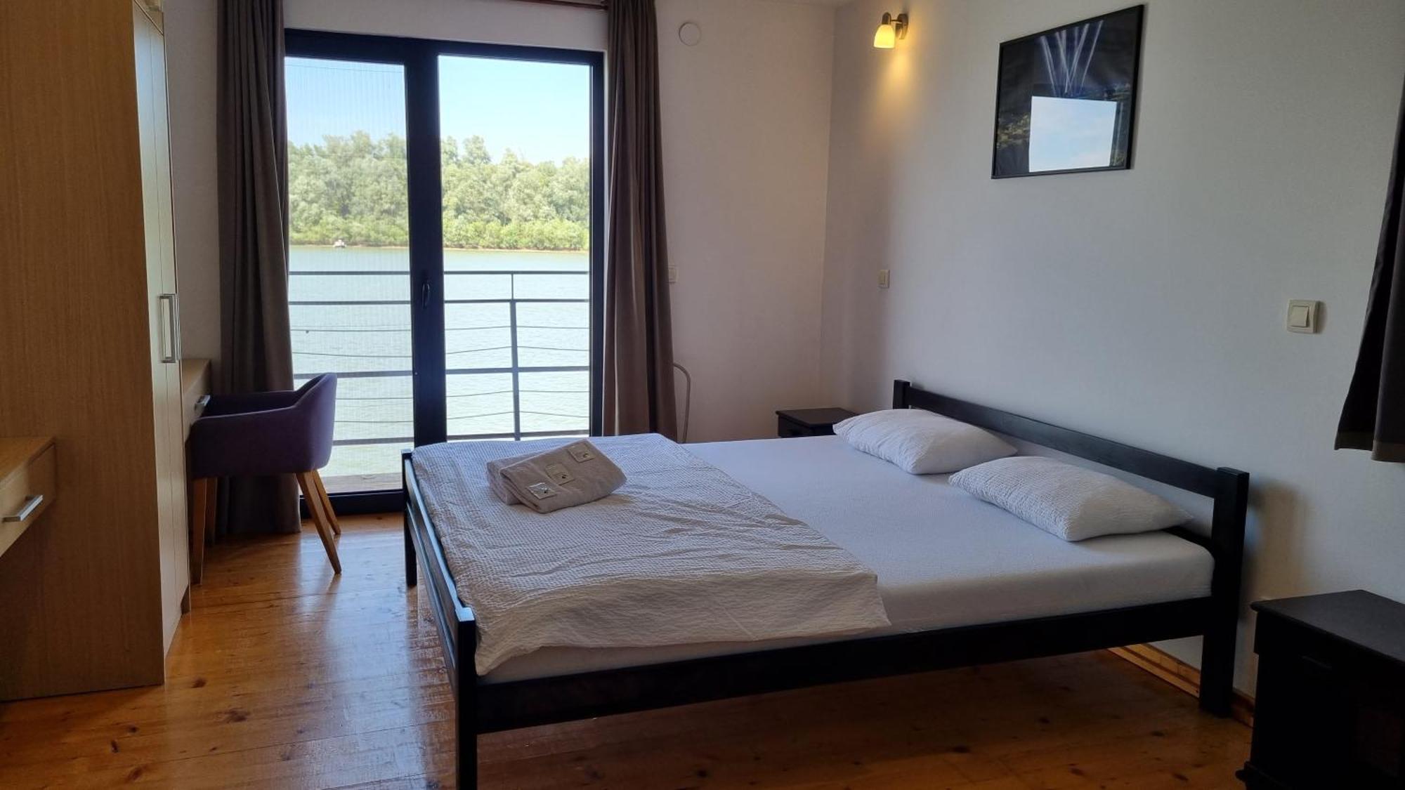 B&B Botel Charlie Beograd Eksteriør bilde