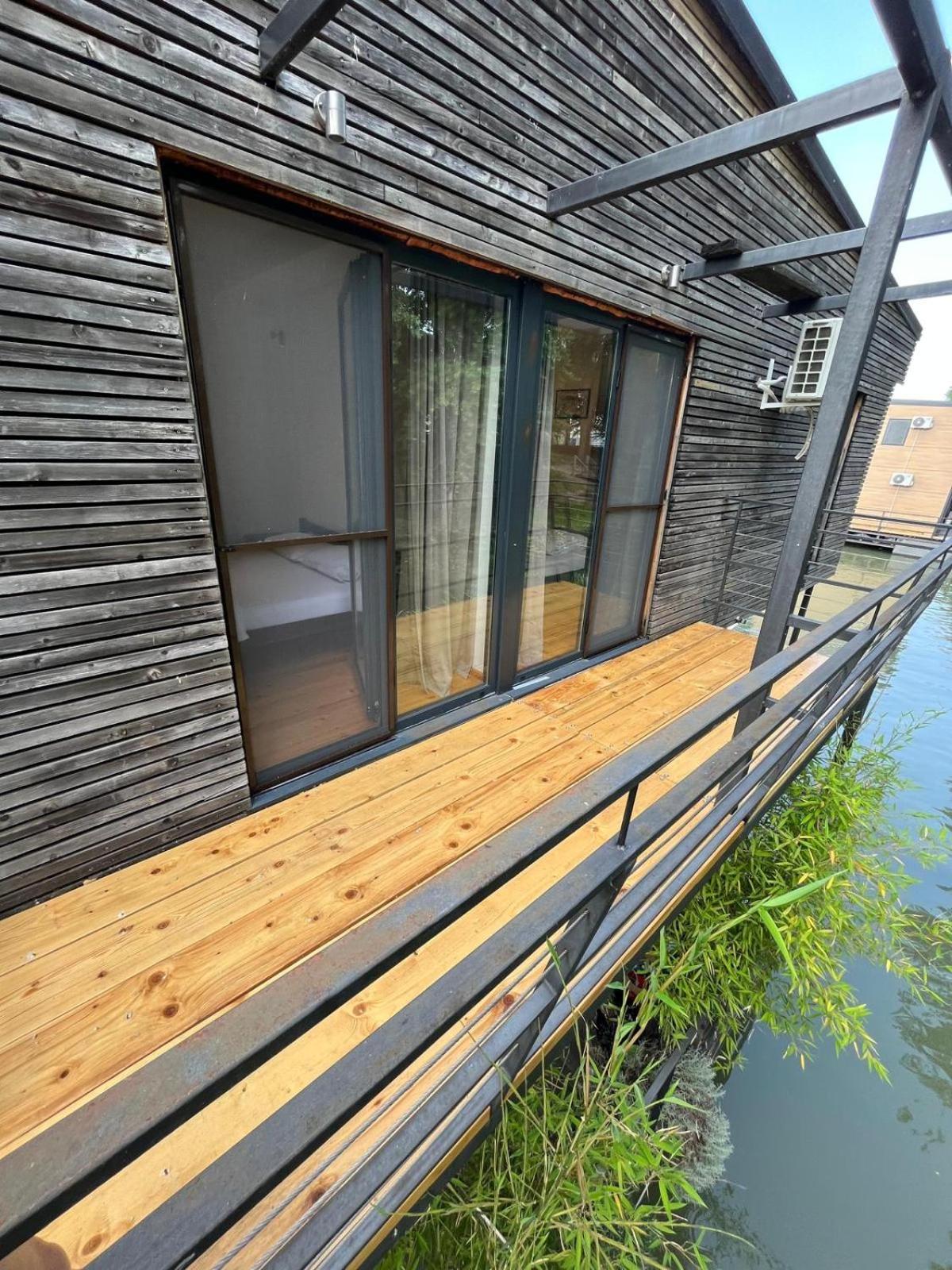 B&B Botel Charlie Beograd Eksteriør bilde
