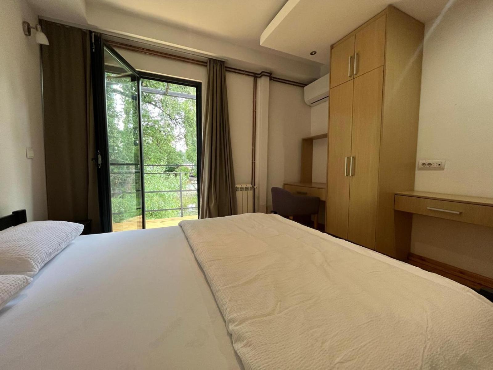 B&B Botel Charlie Beograd Rom bilde