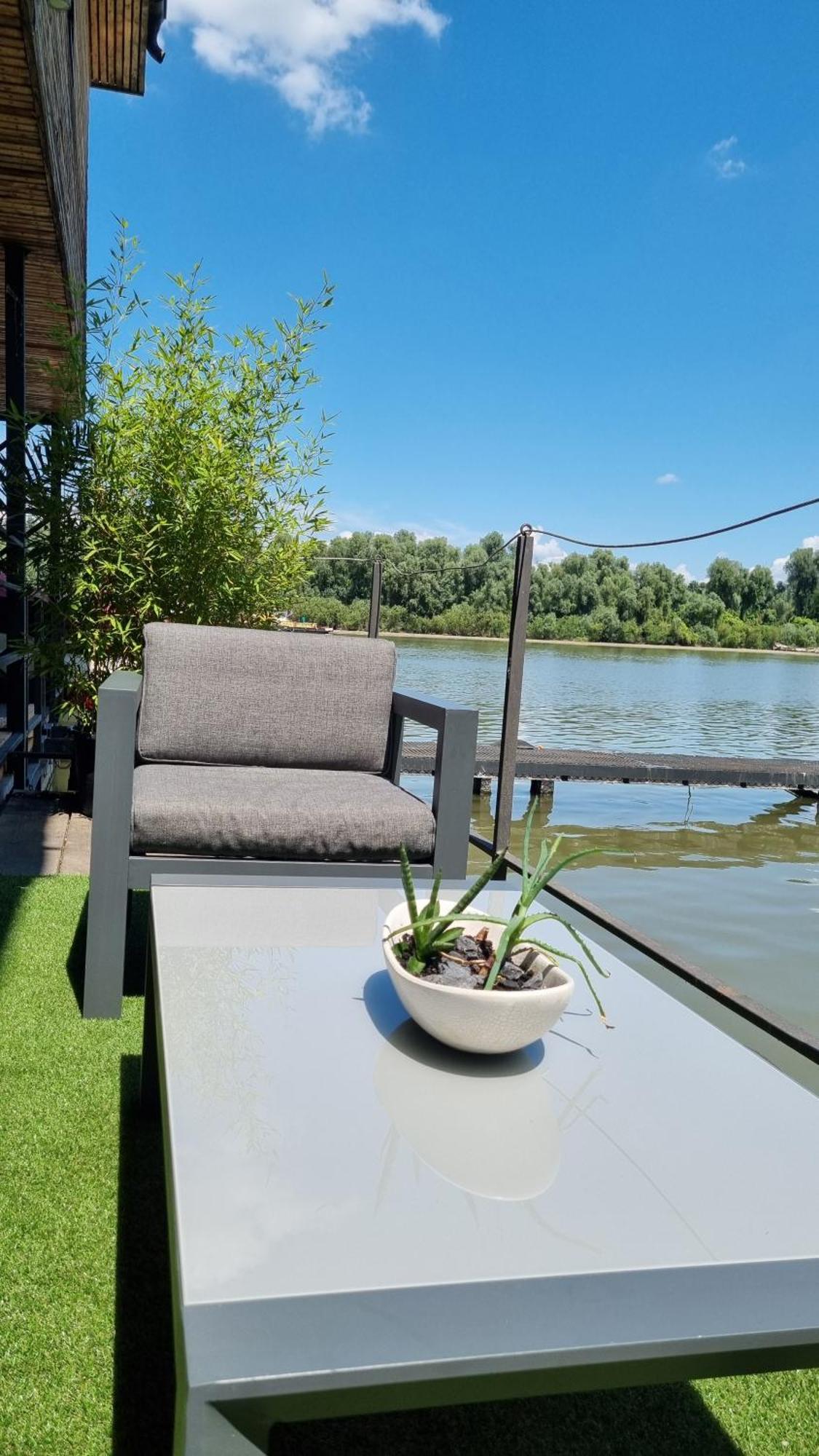 B&B Botel Charlie Beograd Rom bilde