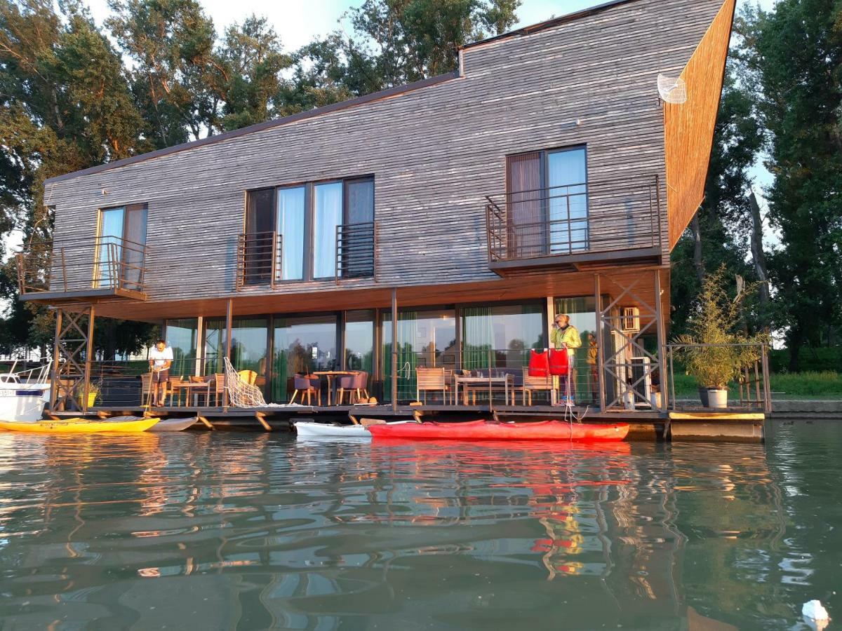B&B Botel Charlie Beograd Eksteriør bilde